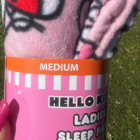 - Hello Kitty Valentine’s day Pajama pants and slippers , NWT - Picture 3 of 8